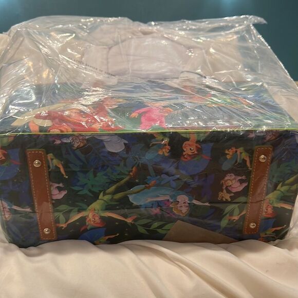 Dooney & Bourke X Disney Parks Peter Pan Tote Bag Wendy Tinker Bell tote NIB - Picture 12 of 13